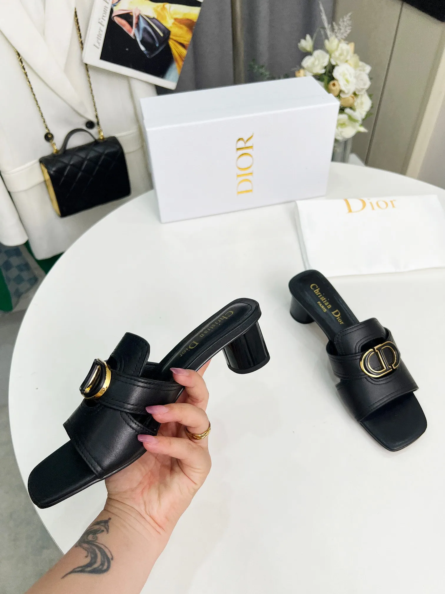 👟👟Ex-factory price 380👟👟 Genuine leather bottom +30 Dior spring and summer new style, cowhide surface, sheepskin lining + double-layer buckle, heel height 4.5cm, size 35-42